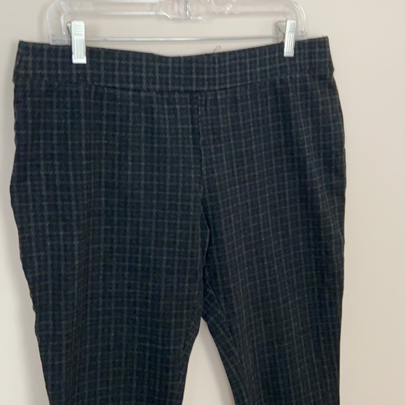 ellen Tracy 3/4 Legging Pant - Picture 2 of 5